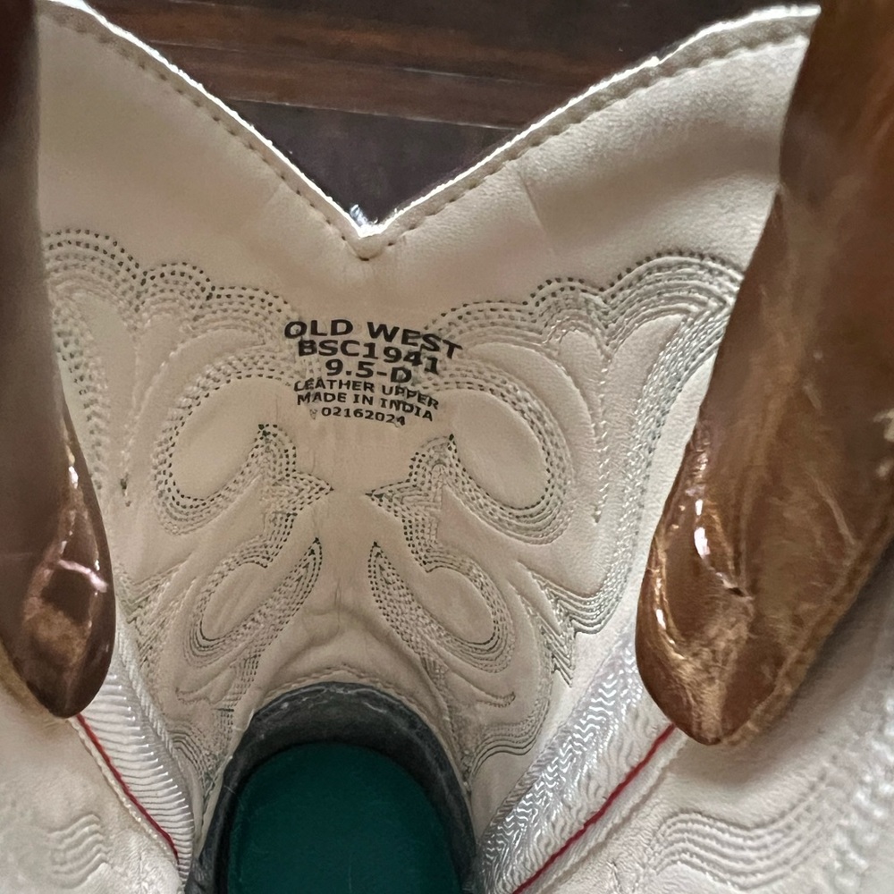 Old West Cowboy Boots - Picture 4 of 5